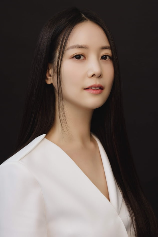 Lee Jong-won's mother Son Yeo-eun signs an exclusive contract with CL&Company