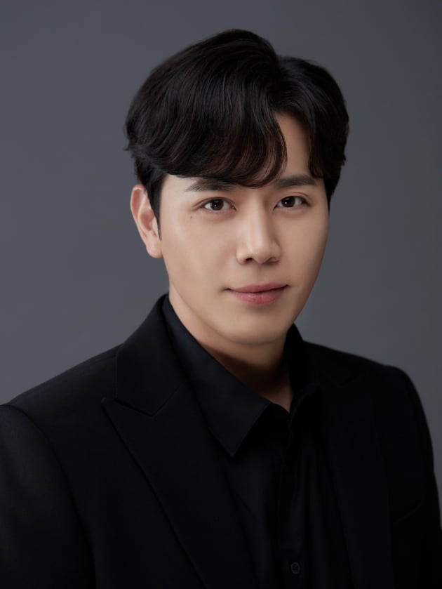 Son Jun-ho, Kim Jun-su’s arms