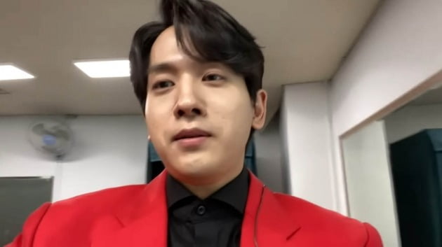 Mina complains about Ryu Philip filming