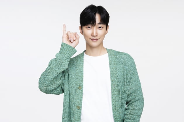 Jinyoung, the new face of DB Insurance... Yoona and the Great Responsibility