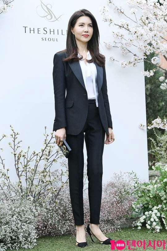 Baek Ji-yeon, former announcer, married Chung Mong-won, chairman of HL Group
