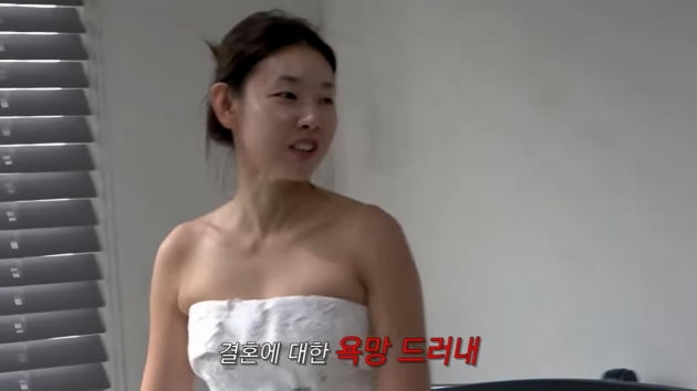 Han Hye-jin, without a husband, only two wedding dresses she had already chosen "reveal her desire to marry"