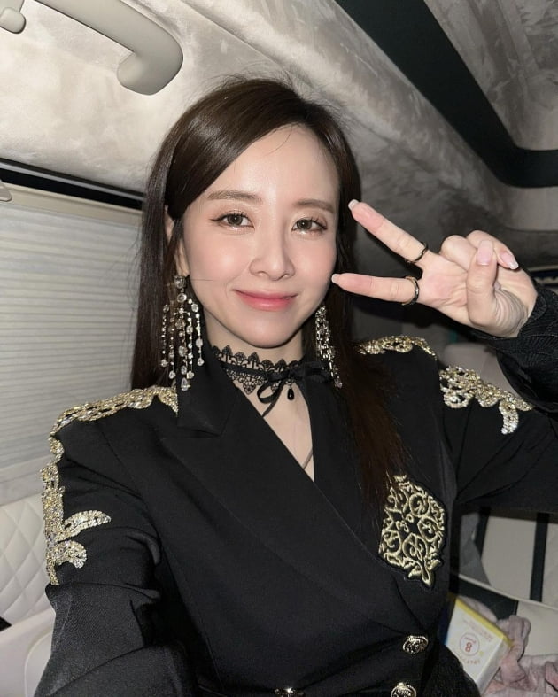 Eun Ga-eun, No. 1 female trot singer who wants to watch the parade together... Jiyoon Hong 2nd place