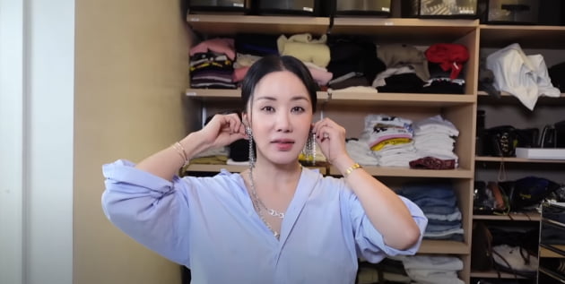 Eom Jung-hwa, Hannam-dong 3.5 billion won landlord's dressing room... Millions of won worth of accessories lined up