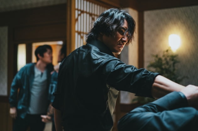 Lee Jun-hyeok, 'You Quiz' sortie... Take a look at the most handsome villains in 'Crime City'