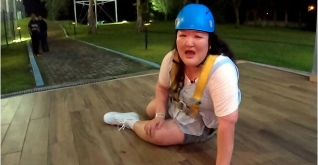 Lee Guk-joo announces retirement... “I want to be alone, I feel like running around naked”
