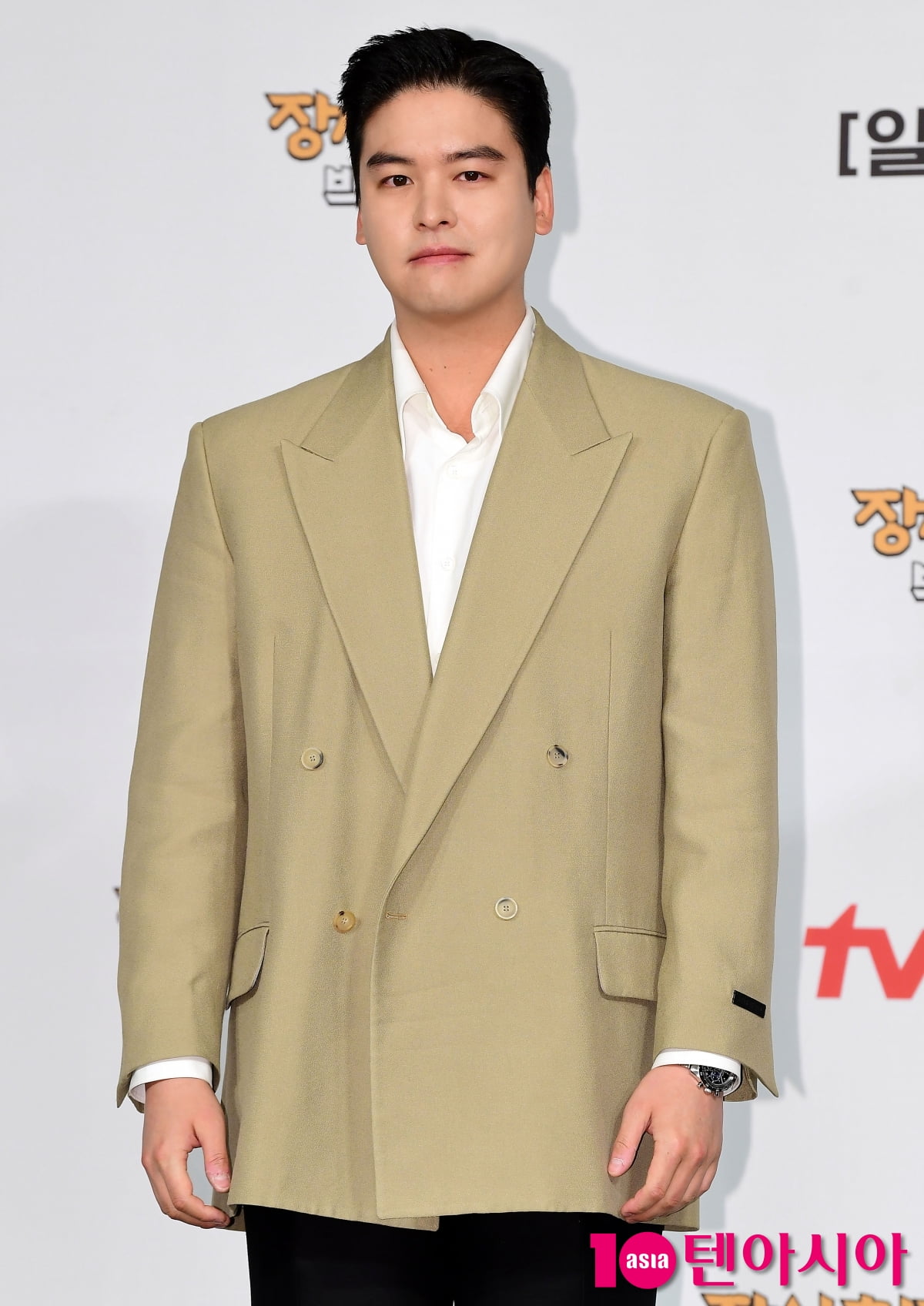 "I live 'not' alone" Lee Jang-woo of the right age for marriage, 7 years of devotion Cocoon and pregnant Cha Seo-won