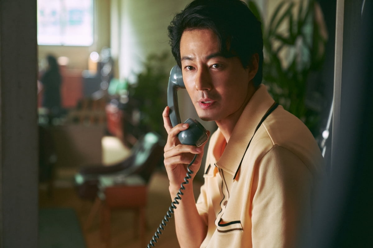 "Jo In-sung's action is cool, but the coolest thing is his face" Jo In-sung, the king of smuggling