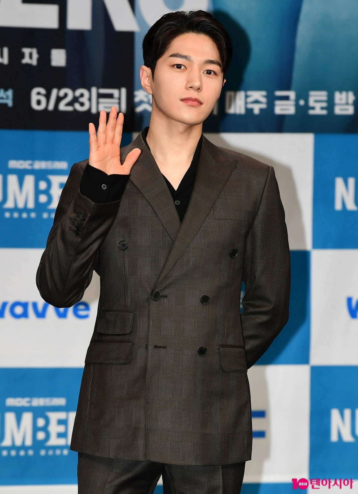 Kim Myung-soo "Appearing with Infinite members on 'Numbers', a face I've seen every time, but it's new"