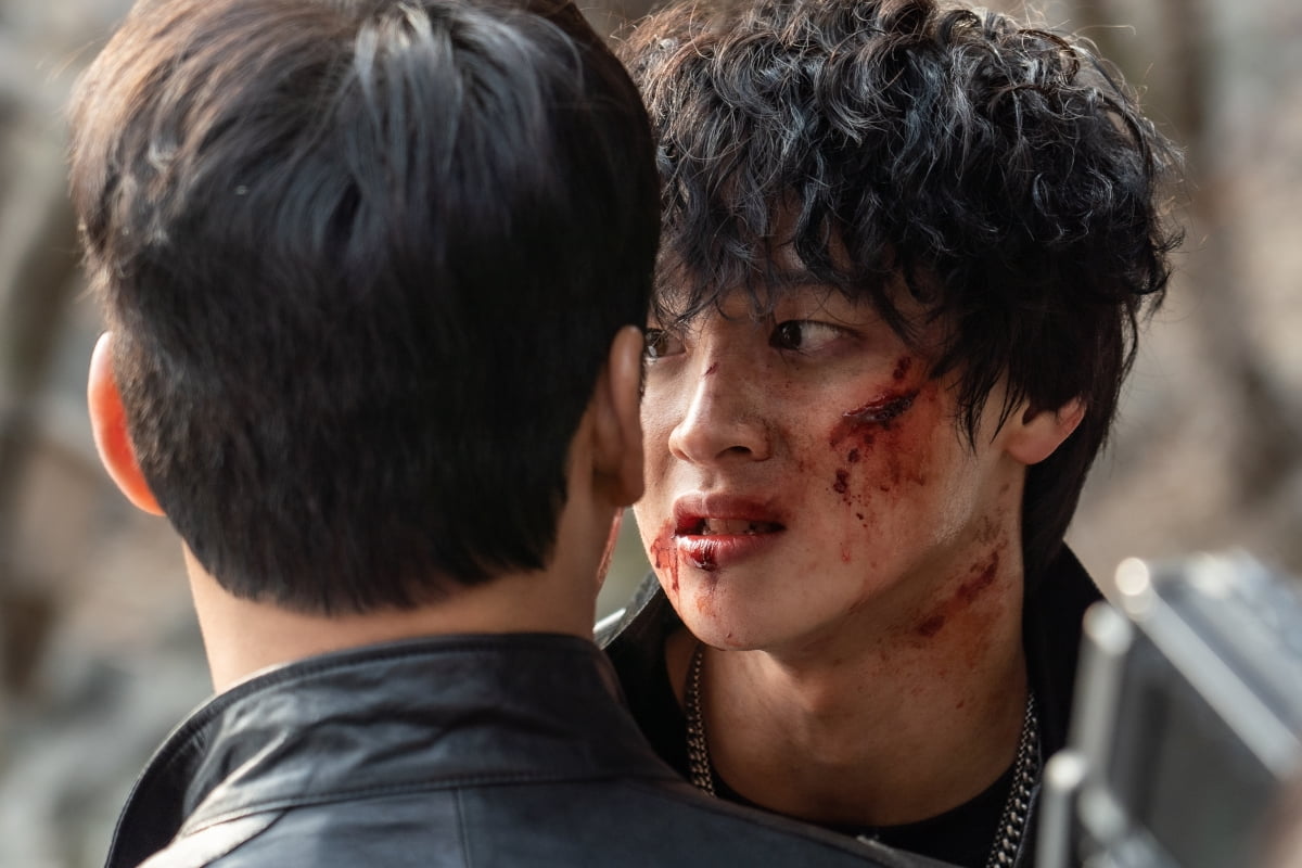 'The first' covered in cruelty and violence, fresh but regrettable 'devils'