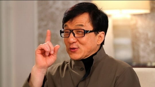 Jackie Chan gave birth to an illegitimate child through an affair... "Give 15 billion on the condition of covering affair"