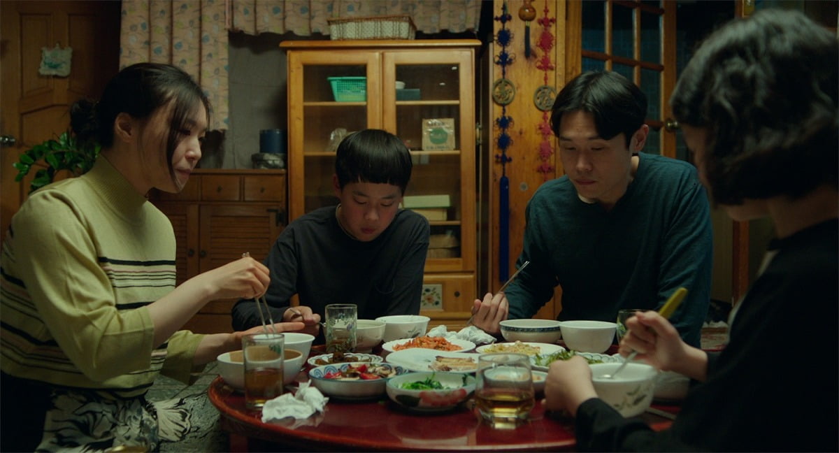 'Secret Hill', a girl who wants to create her own world full of secrets