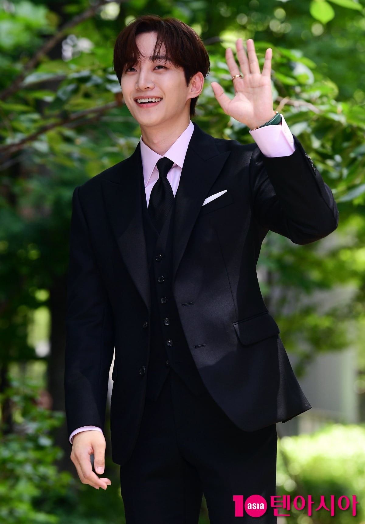 'King the Land' Lee Jun-ho appeared on JTBC's 'News Room' today (9th)