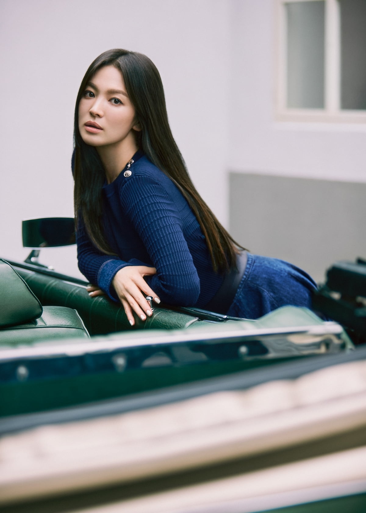 'Daesang' Song Hye-kyo has it all... Innocent and alluring beauty