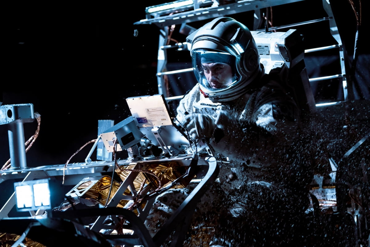 'The Moon', a movie that appeared in Korea, a sci-fi barren land