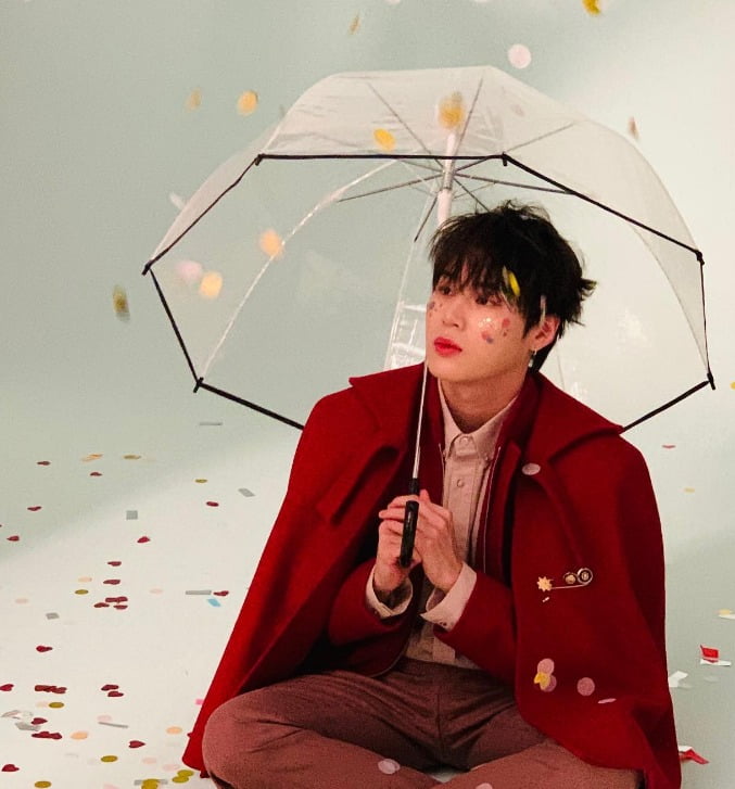 Ha Sung-woon, No. 1 Male Singer Who Wants to Hold an Umbrella