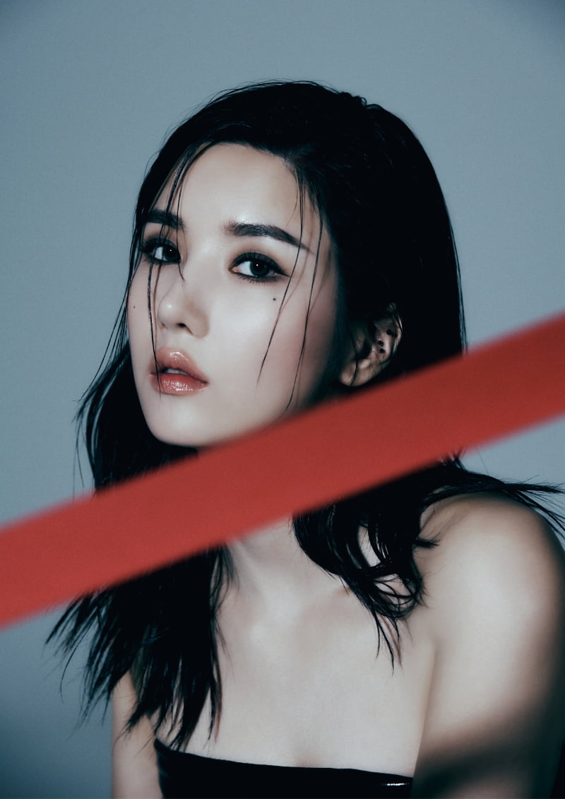 Female solo singer Kwon Eun-bi, iTunes Top 10 in 11 overseas regions