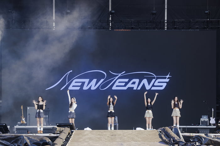 Group New Jeans, the first K-pop girl group to stand on the stage of 'Lollapalooza Chicago'
