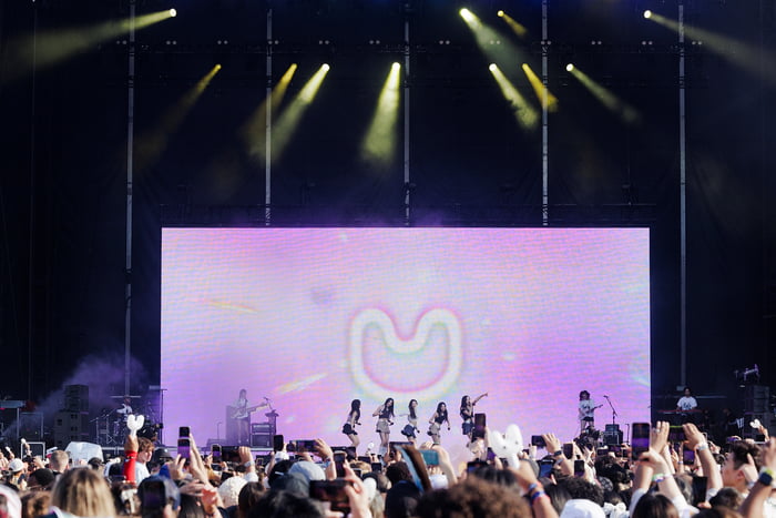 Group New Jeans, the first K-pop girl group to stand on the stage of 'Lollapalooza Chicago'