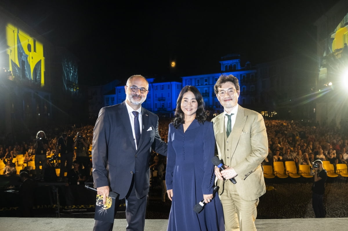 Director Ryoo Seung-wan's film 'Smugglers' was invited to the 76th Locarno International Film Festival