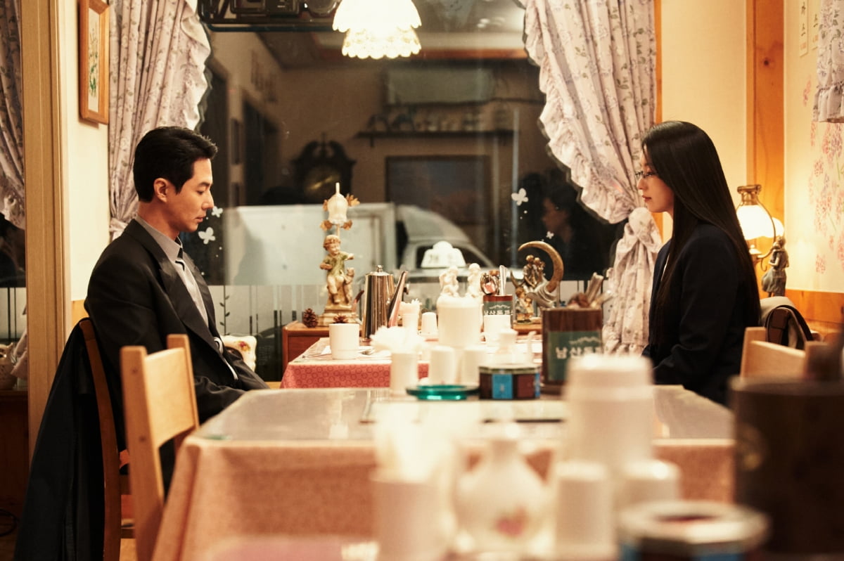 Han Hyo-joo, Jo In-seong, even without skinship makes my heart flutter