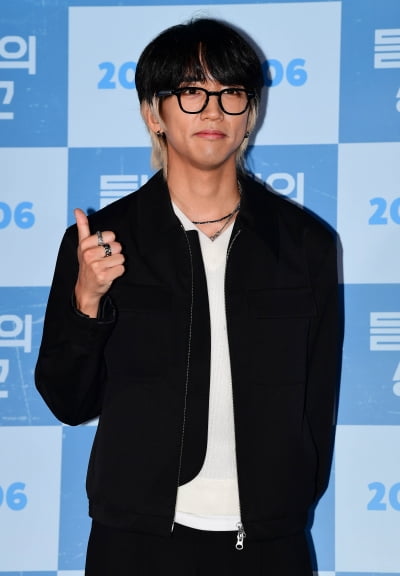 [TEN포토] 이승윤 ''듣보인간의 생존신고' 엄지척'