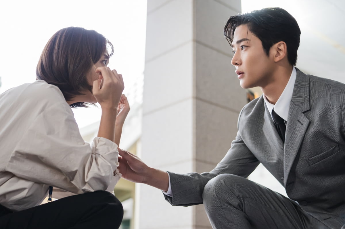 Rowoon, unable to stop flirting with Jo Bo-ah