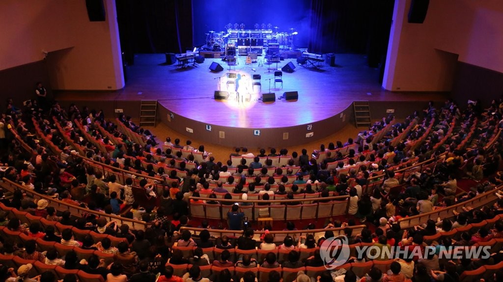 김연자도 보고 막걸리도 맛보고…동해 낭만 가을 축제 '풍성'