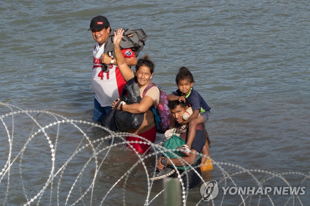 "멕시코→미국 이민에 IS 세력 연계 밀입국 브로커 관여"