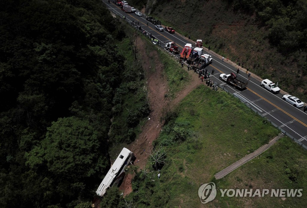 멕시코 또 버스 사고 "7명 사망"…한국대사관 "항공편 권장"