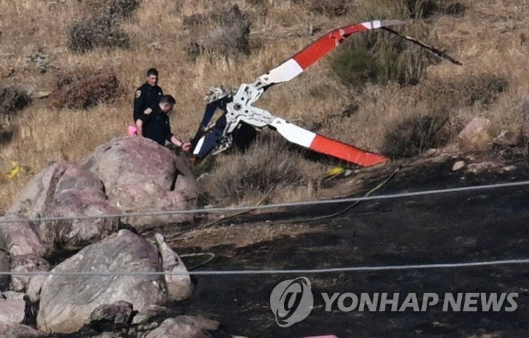 美서부에서 화재 현장 출동한 소방 헬기 2대 충돌…3명 사망