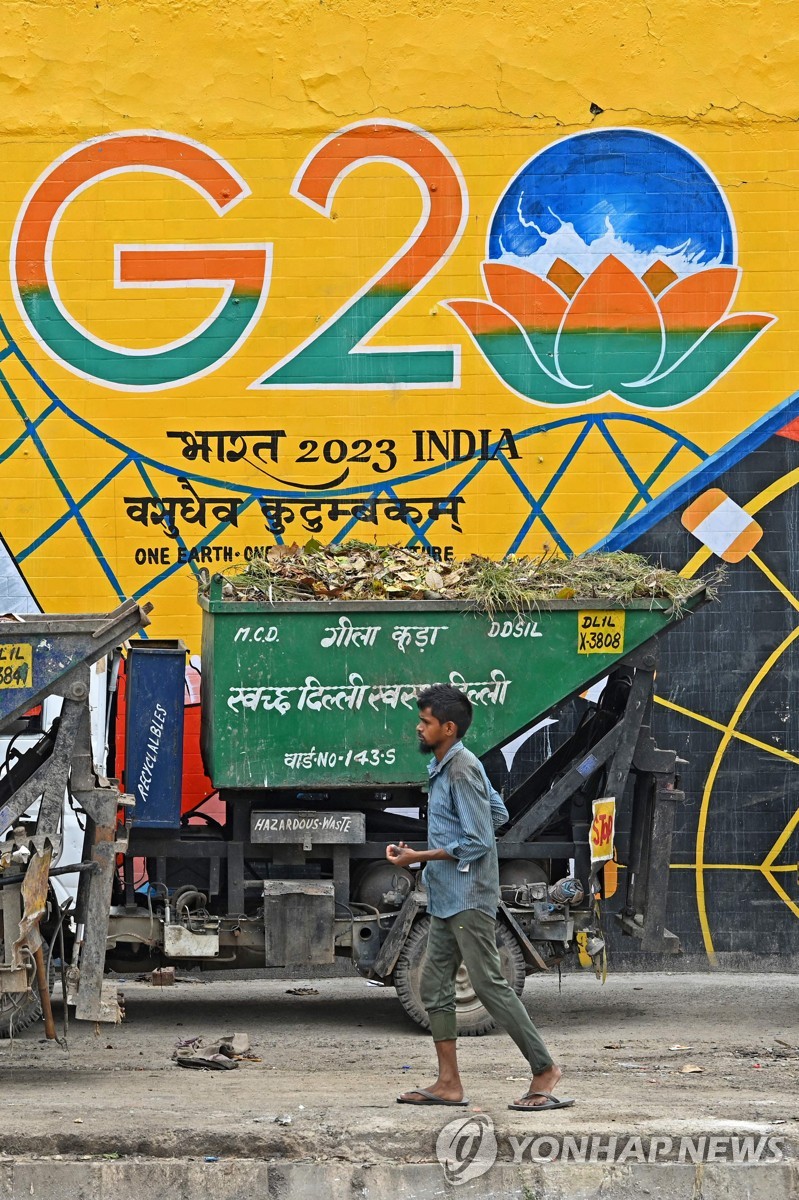 인도 뉴델리, G20 정상회의 준비에 박차…곳곳에 '환경미화'