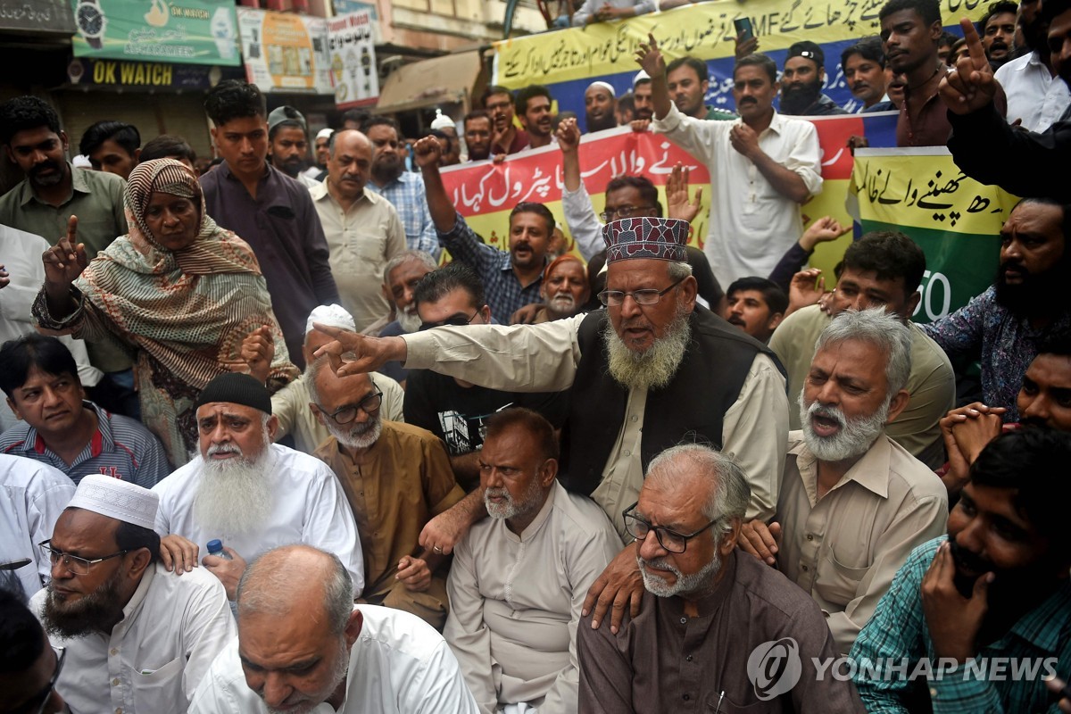 파키스탄 곳곳서 사흘째 전기요금 인상 항의시위 계속