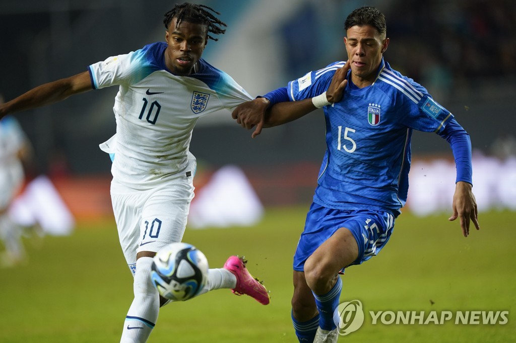 잉글랜드 축구 유망주 램지, 애스턴 빌라 떠나 번리에 새 둥지