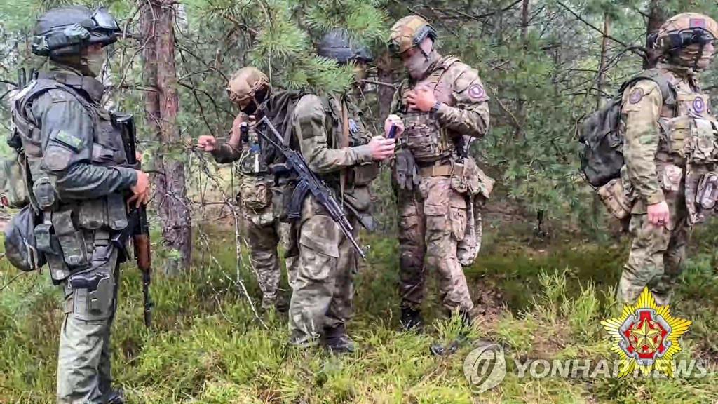 나토 동부 긴장악화…"벨라루스 헬기, 폴란드 영공 침범"