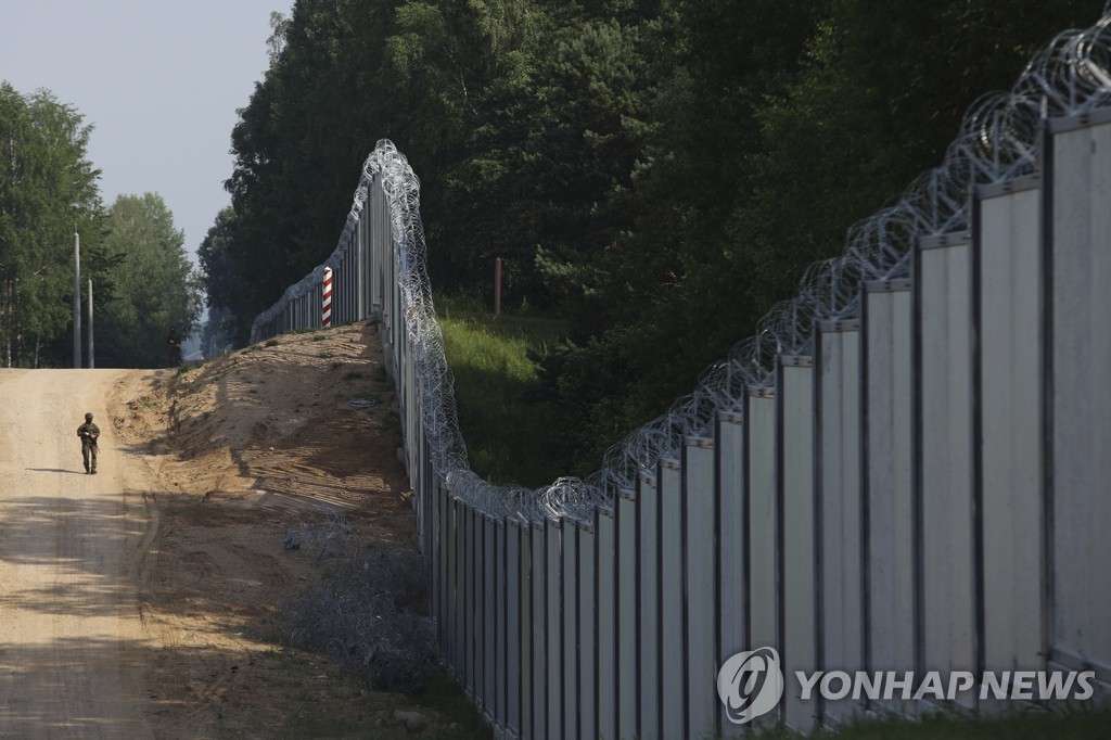 벨라루스에 영공 침범당한 폴란드 "어떤 도발에도 단호히 대응"