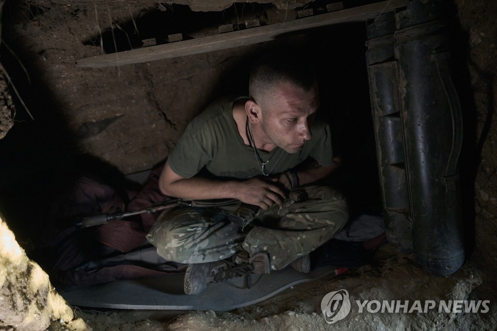 "우크라, 반격 고전에 자국 내 항전 여론도 식는다"