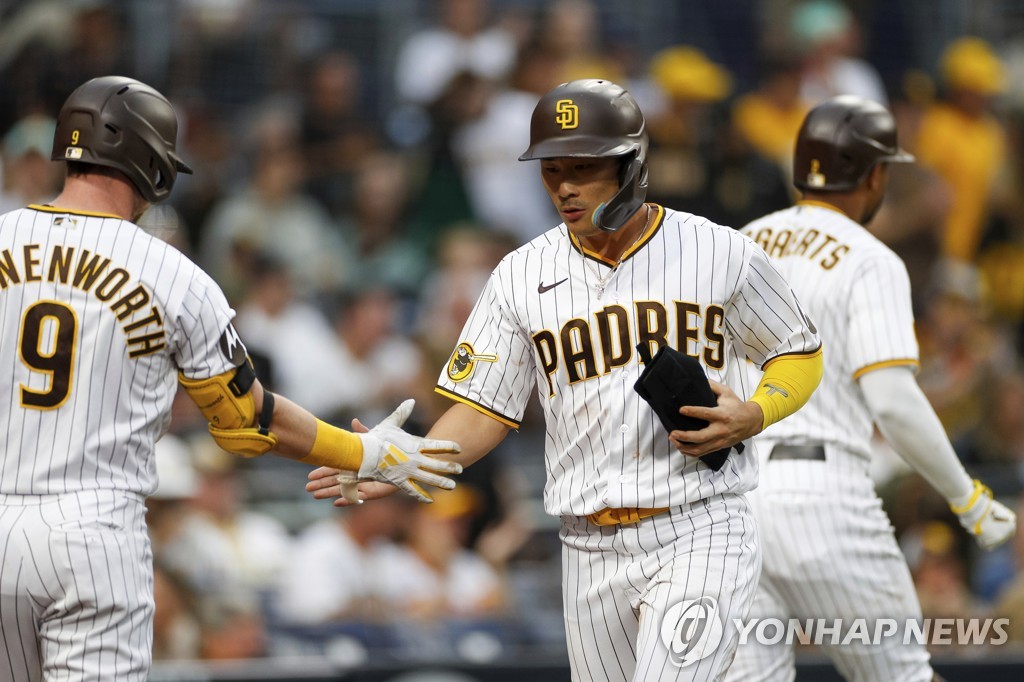 [고침] 스포츠(김하성, MLB 개인 300번째 안타는 '첫 만루…)