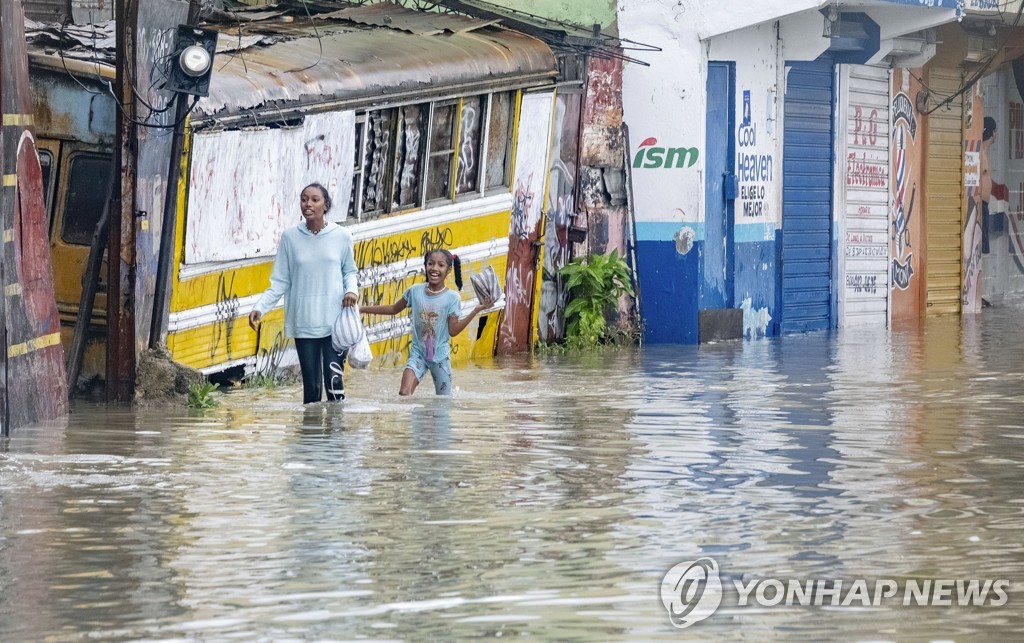 美 남부에 허리케인·폭풍 잇달아 상륙…"기후변화·엘니뇨 탓"