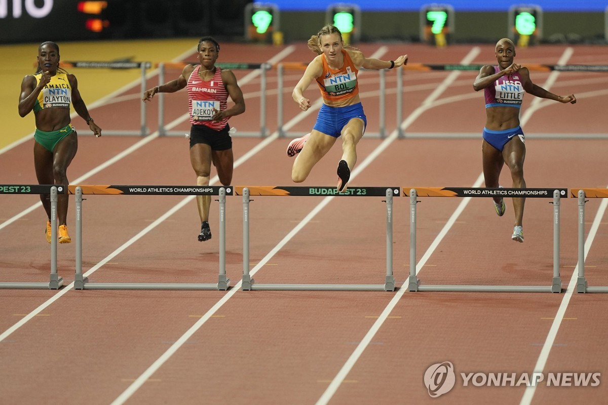 두 번은 넘어지지 않는다…펨키 볼, 여자 400ｍ 허들 우승