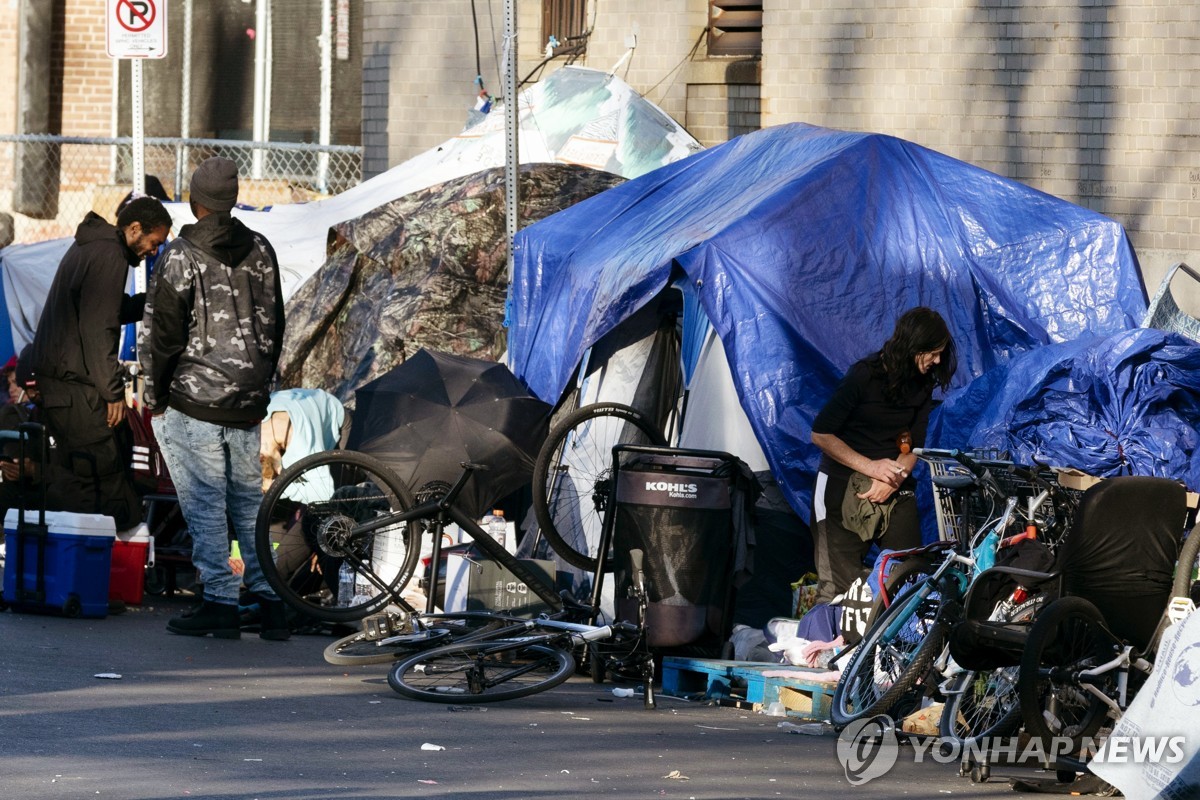 노숙자, 돈 생기면 마약·술?…"편견일 뿐, 저축하고 집세 내"