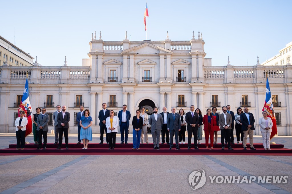 칠레 정권 뒤흔든 '끼리끼리부패'…前직장·특정재단과 위법계약