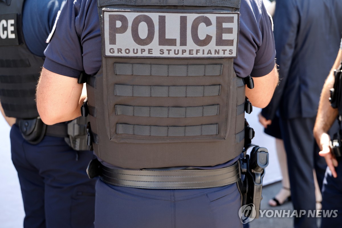 프랑스 마약갱단간 다툼에…무고한 10세 소년 총에 맞아 사망