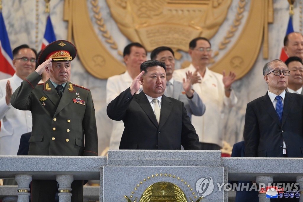 "평양 간 러 공군기는 VIP용…김정은·러 국방장관 거래 연관성"