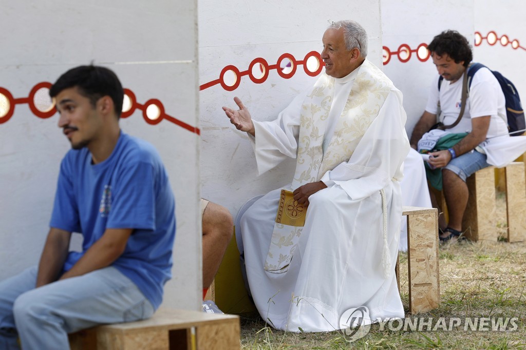 포르투갈 사제 성학대 피해자 만난 교황 "절규에 귀 기울여야"(종합2보)