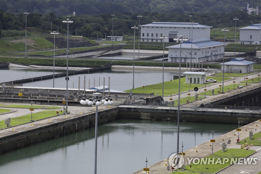 '가뭄 통항 제한' 파나마운하 선박정체 심각…물류비 상승(종합)