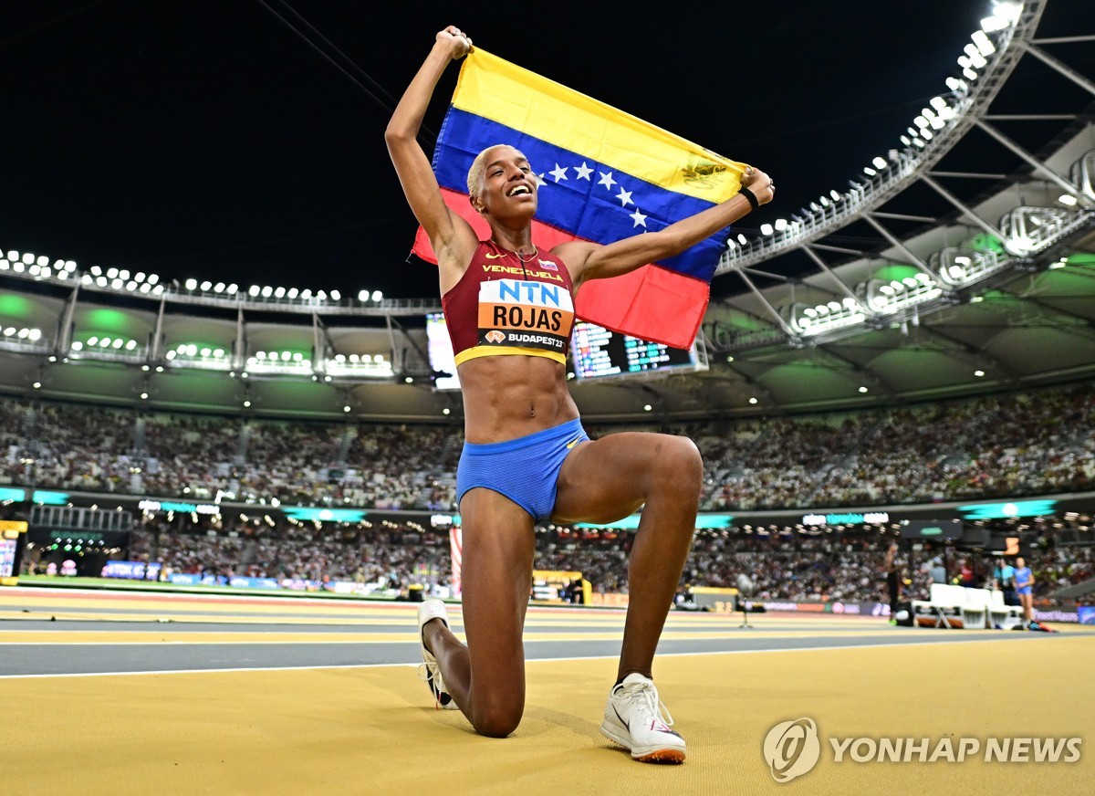 '볼트 이후 처음' 라일스, 남자 100·200ｍ 석권…200ｍ는 3연패