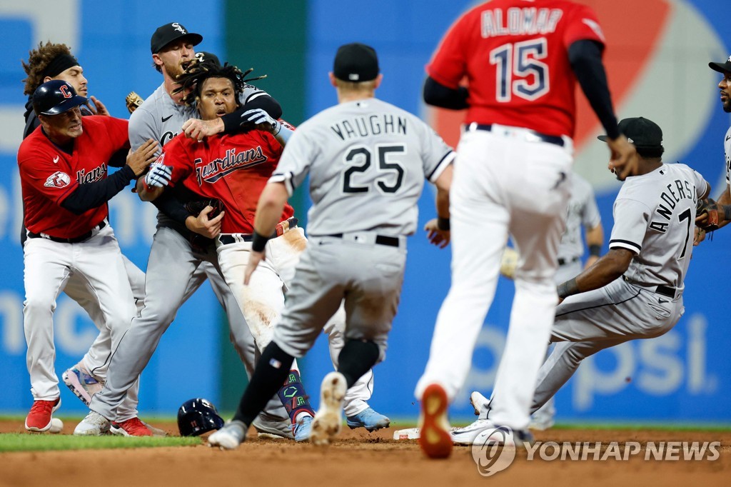 야구인가 권투인가…MLB 경기 중 난투극으로 6명 퇴장