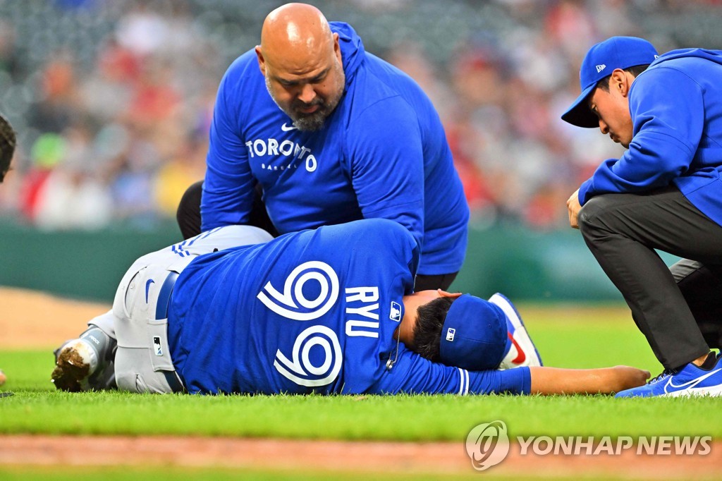 류현진, 무릎에 타구 맞고 강판…4이닝 무안타 호투(종합2보)