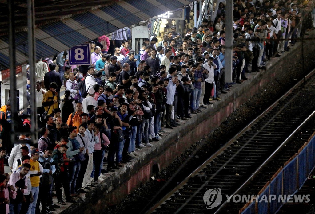 인도 정부, 철도역 500여곳 리모델링 착공…"세계적 수준 목표"